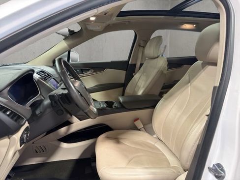 Used 2019 Lincoln Nautilus Reserve AWD/4WD image 7