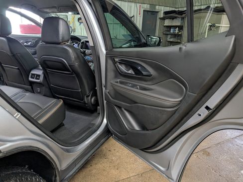 Used 2024 GMC Terrain AT4 w/ Tech Package AWD/4WD image 6