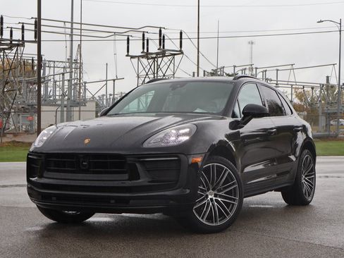 New 2026 Porsche Macan image 1