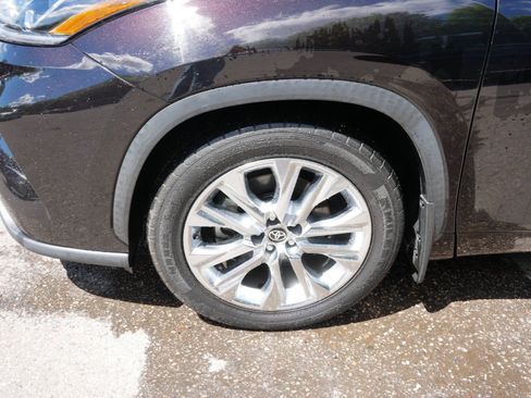Used 2020 Toyota Highlander Limited AWD/4WD image 9