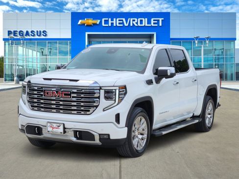 Used 2024 GMC Sierra 1500 Denali RWD image 2