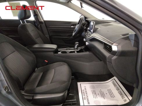 Used 2024 Nissan Altima 2.5 SV image 38