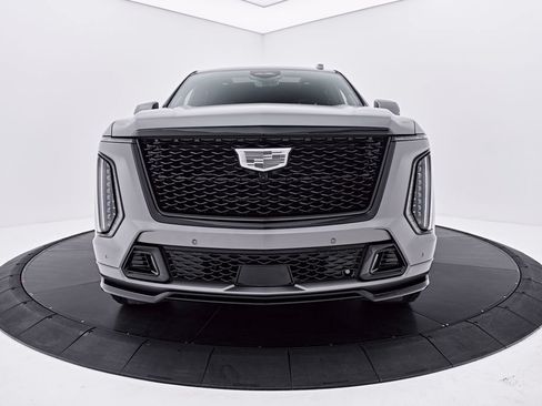 Used 2026 Cadillac Escalade V AWD/4WD image 18