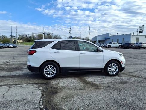 Used 2024 Chevrolet Equinox LS w/ LS Convenience Package FWD image 17