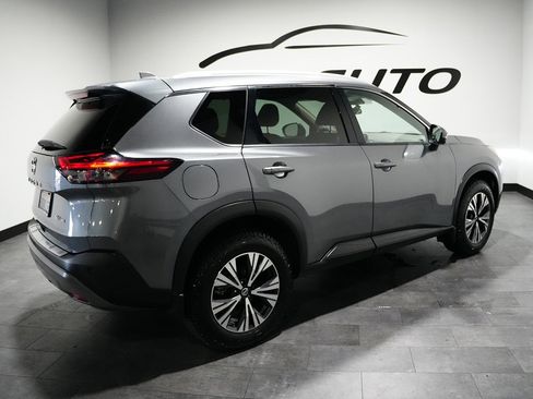 Used 2021 Nissan Rogue SV w/ Premium Package image 10