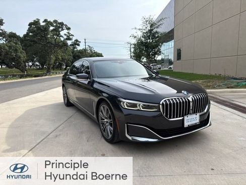 Used 2021 BMW 740i w/ Premium Package RWD image 6