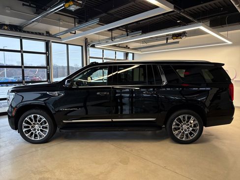 Used 2025 GMC Yukon XL Denali image 2