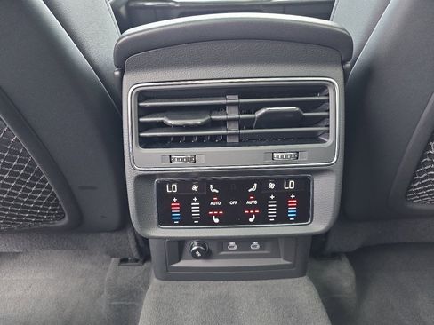 Used 2022 Audi Q7 2.0T Premium Plus w/ Premium Plus Package image 49