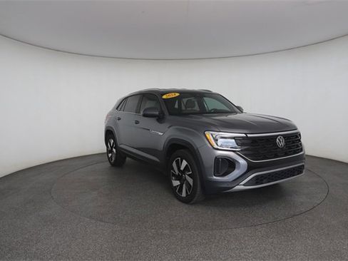 Used 2024 Volkswagen Atlas Cross Sport SE image 28