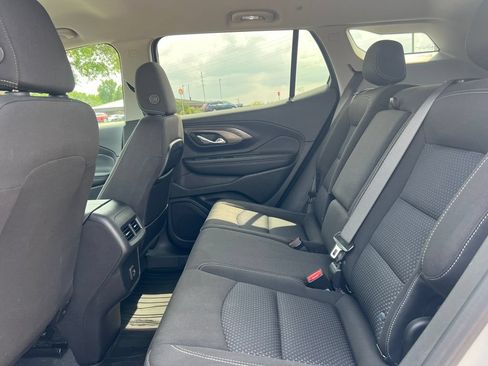 Used 2024 GMC Terrain SLE w/ Driver Convenience Package AWD/4WD image 5
