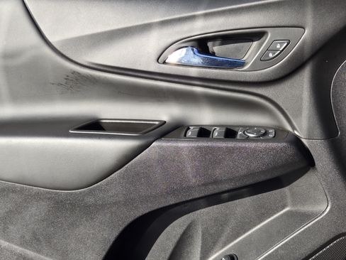 Used 2022 Chevrolet Equinox LT FWD image 21