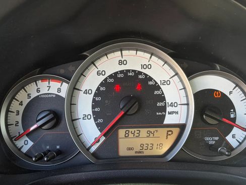 Used 2012 Toyota Yaris SE FWD image 9