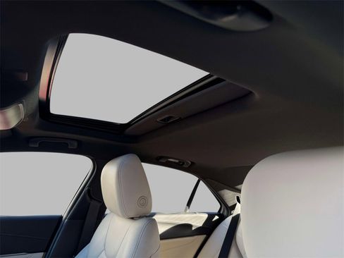 Used 2021 Cadillac CT4 Luxury w/ Sun And Sound Package image 22