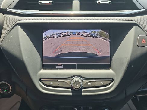 Used 2023 Chevrolet TrailBlazer LT FWD image 25