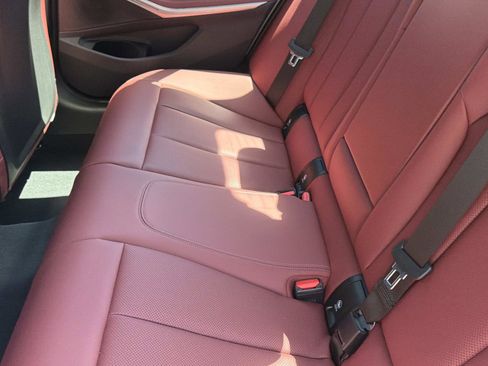 Certified 2025 BMW 330i Sedan RWD image 13