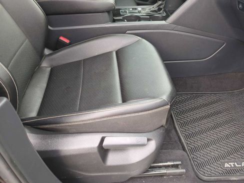 Used 2023 Volkswagen Atlas SE w/ Panoramic Sunroof Package FWD image 27