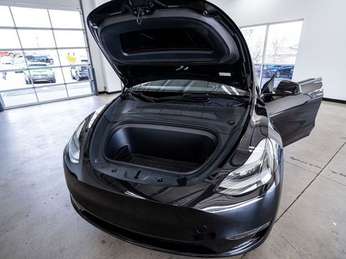 Used 2025 Tesla Model Y Long Range image 53