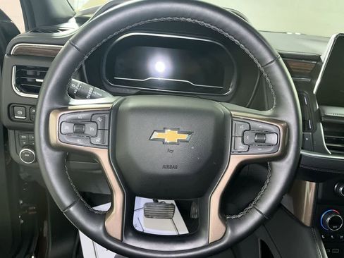 Used 2023 Chevrolet Suburban High Country AWD/4WD image 16