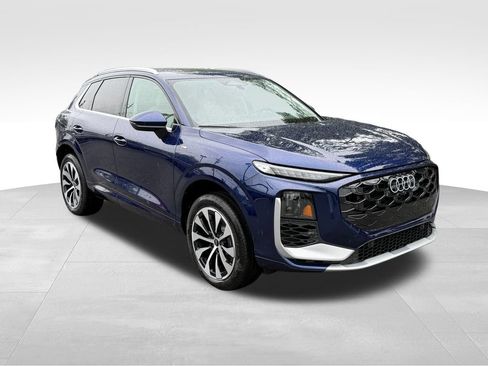 New 2026 Audi Q3 quattro 2.0T AWD/4WD image 3