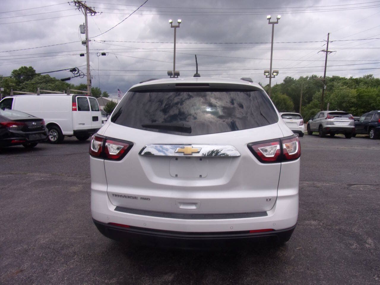 Used 2017 Chevrolet Traverse LT w/ Style and Technology Package AWD/4WD image 11