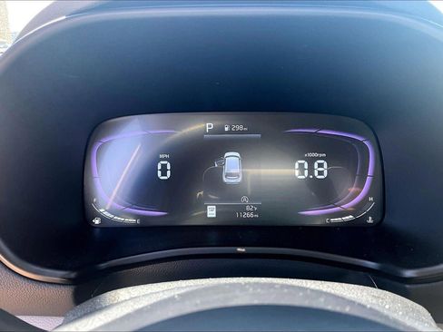 Used 2025 Kia Soul LX w/ LX Technology Package FWD image 13