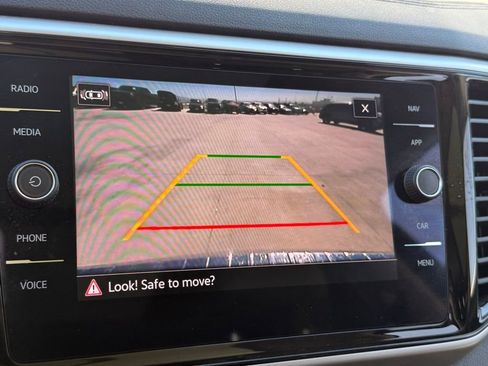 Used 2023 Volkswagen Atlas SEL R-Line image 10