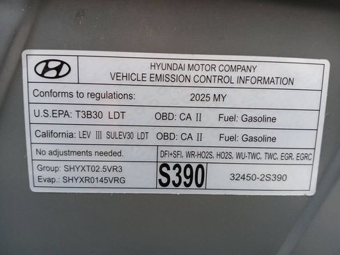 Used 2025 Hyundai Santa Cruz SEL FWD image 19