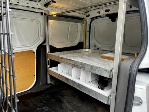 Used 2019 Ford Transit Connect XLT image 18