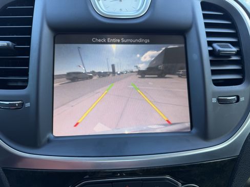 Used 2015 Chrysler 300 C image 23