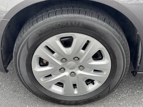 Used 2017 Dodge Grand Caravan SE FWD image 50