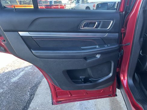 Used 2018 Ford Explorer Sport image 16