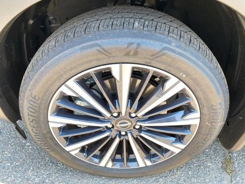 New 2026 Nissan Pathfinder Platinum AWD/4WD image 30