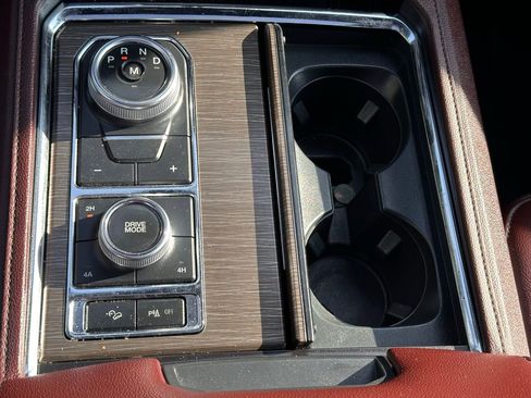 Used 2023 Ford Expedition Limited image 39