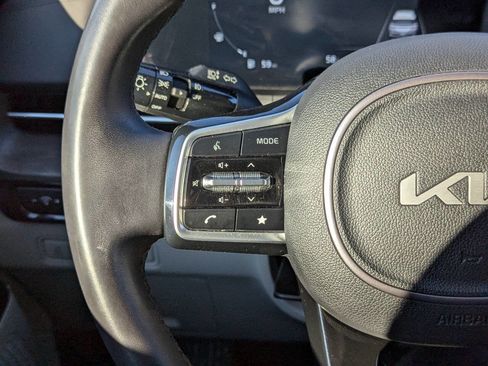 Used 2024 Kia Carnival SX image 28