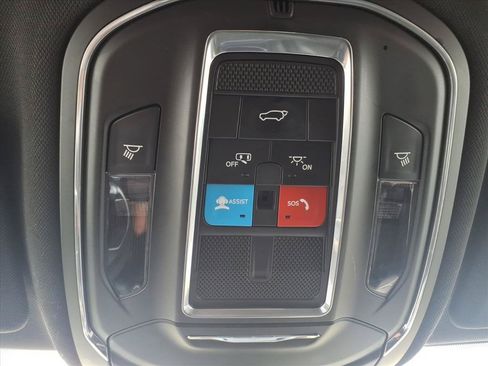 Used 2024 Jeep Grand Cherokee Altitude RWD image 27