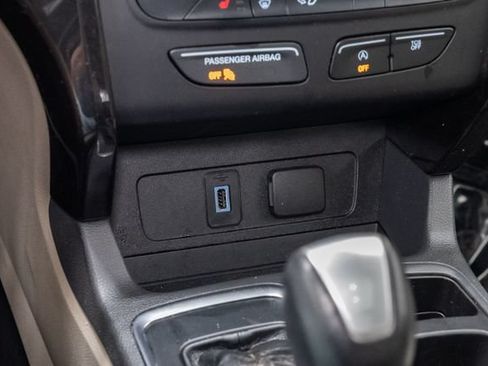 Used 2017 Ford Escape Titanium FWD image 22