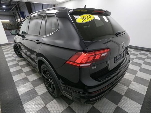 Certified 2024 Volkswagen Tiguan SE R-Line AWD/4WD image 12