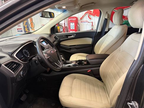 Used 2018 Ford Edge SEL FWD image 11