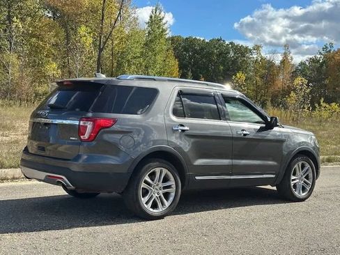 Used 2016 Ford Explorer Limited w/ Equipment Group 301A AWD/4WD image 11