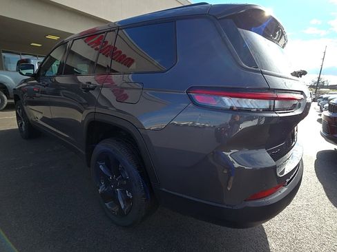 New 2025 Jeep Grand Cherokee L Altitude image 7
