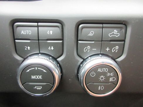 New 2026 GMC Sierra 2500 AT4 w/ AT4 Premium Plus Package AWD/4WD image 18