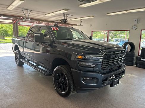 Used 2025 RAM 2500 Big Horn AWD/4WD image 1