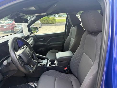 Used 2025 Toyota Tacoma SR5 AWD/4WD image 13
