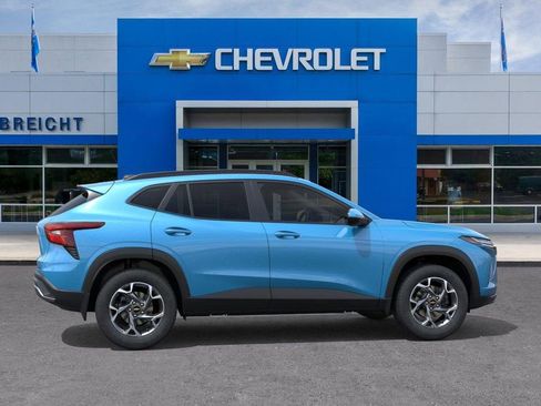 New 2026 Chevrolet Trax LT w/ Driver Confidence Package FWD image 5