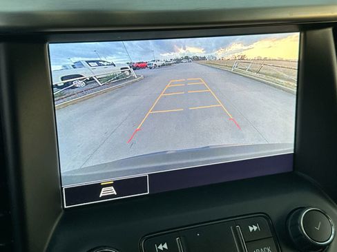 Used 2023 GMC Acadia SLT image 17