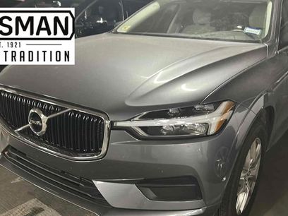 Used 2018 Volvo XC60 T5 Momentum w/ Convenience Package