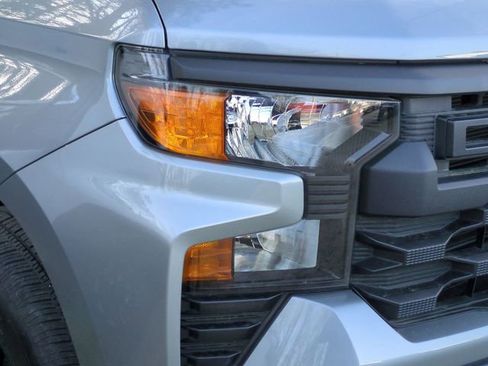 Used 2024 Chevrolet Silverado 1500 Custom image 5