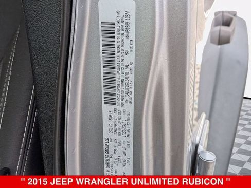 Used 2015 Jeep Wrangler Unlimited Rubicon w/ Connectivity Group AWD/4WD image 33