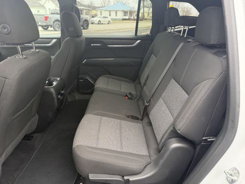 Used 2025 GMC Acadia Elevation image 9