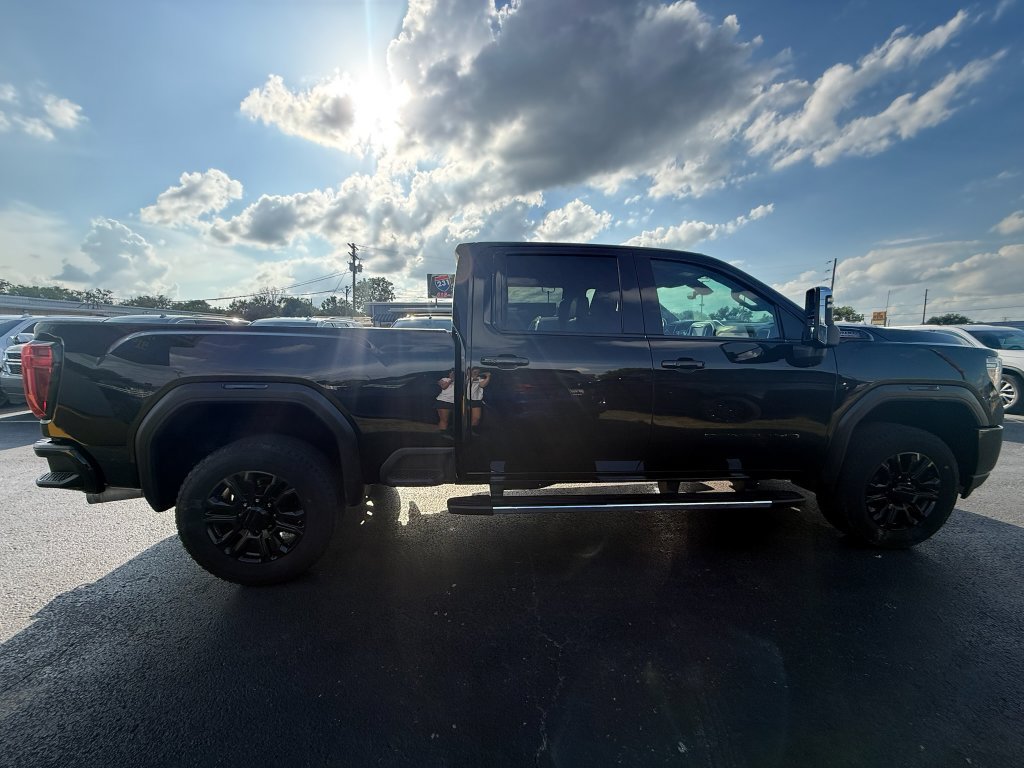 Used 2020 GMC Sierra 2500 Denali w/ Denali Ultimate Package AWD/4WD image 2